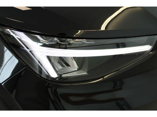 Volvo  EC40 Extended Range 252PK Plus 82 kWh | Trekhaak | Nubuck | Climate Pack | Privacy glas ActivLease financial lease