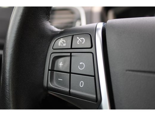 Volvo  V40 T3 Momentum | Standkachel | Stoelverwarming | Cruise Control | High Performance Audio | Parkassist | ActivLease financial lease