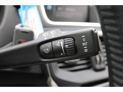 Volvo  V40 T3 Momentum | Standkachel | Stoelverwarming | Cruise Control | High Performance Audio | Parkassist | ActivLease financial lease