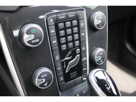 Volvo  V40 T3 Momentum | Standkachel | Stoelverwarming | Cruise Control | High Performance Audio | Parkassist | ActivLease financial lease