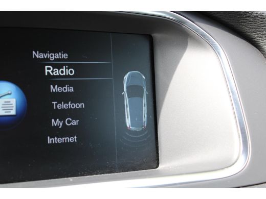Volvo  V40 T3 Momentum | Standkachel | Stoelverwarming | Cruise Control | High Performance Audio | Parkassist | ActivLease financial lease