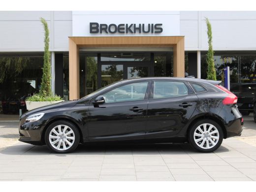 Volvo  V40 T3 Momentum | Standkachel | Stoelverwarming | Cruise Control | High Performance Audio | Parkassist | ActivLease financial lease