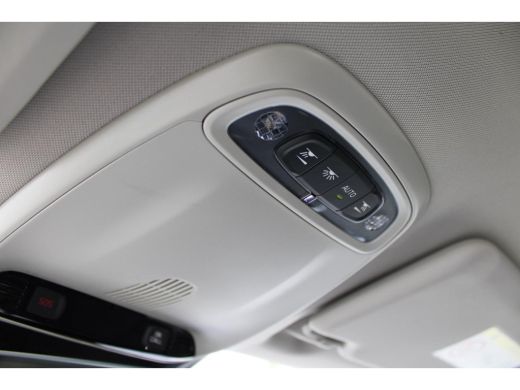 Volvo  V40 T3 Momentum | Standkachel | Stoelverwarming | Cruise Control | High Performance Audio | Parkassist | ActivLease financial lease