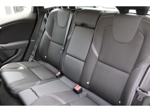 Volvo  V40 T3 Momentum | Standkachel | Stoelverwarming | Cruise Control | High Performance Audio | Parkassist | ActivLease financial lease