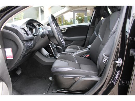 Volvo  V40 T3 Momentum | Standkachel | Stoelverwarming | Cruise Control | High Performance Audio | Parkassist | ActivLease financial lease