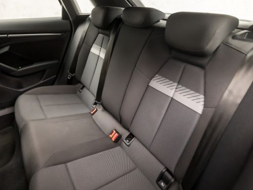 Audi A3 Sportback 35 TFSI Sportline 150Pk Automaat (APPLE CARPLAY, 4 CILINDER, GROOT NAVI, SPORTSTUUR, AD... ActivLease financial lease