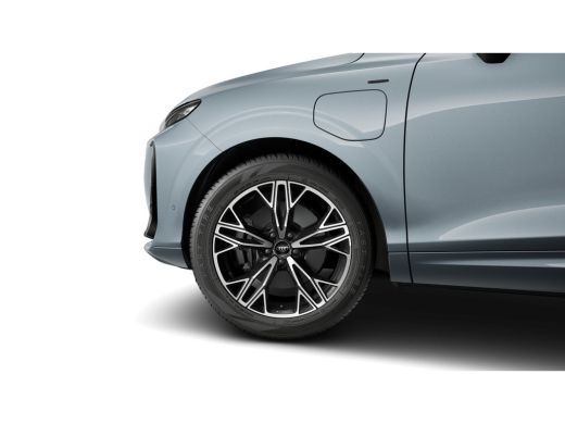 Audi Q3 S edition | Adaptive cruise control | Audi sound system | Cruise control ActivLease financial lease