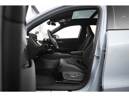 Audi Q3 S edition | Adaptive cruise control | Audi sound system | Cruise control ActivLease financial lease