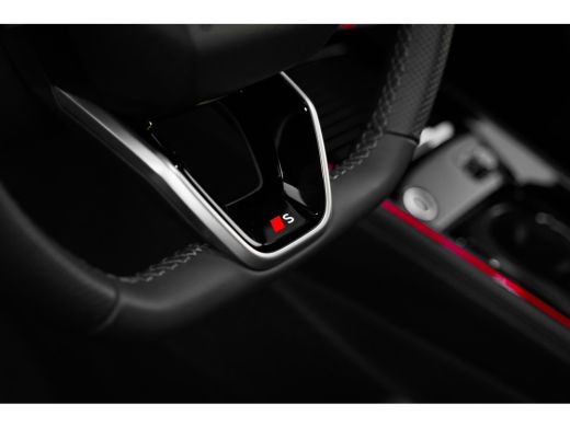 Audi Q3 S edition | Adaptive cruise control | Audi sound system | Cruise control ActivLease financial lease