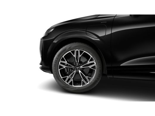 Audi Q3 S edition | 3-zone airconditioning | Adaptive cruise control | Audi sound system ActivLease financial lease