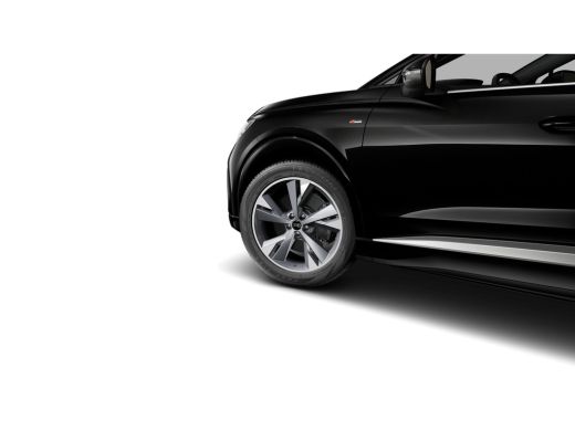 Audi Q4 e-tron S edition Competition | Achterklep, automatisch bedienbaar | Achteruitrijcamera | Adaptive cruise... ActivLease financial lease