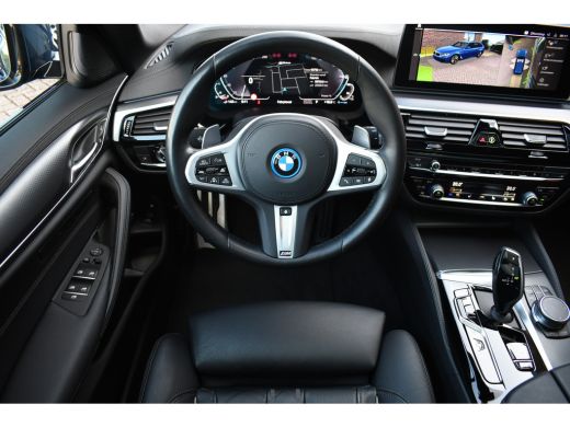 BMW 5 Serie Touring 530e xDrive M-Sport Pano ACC Comf-seat Trekh 360 H/K 20inch ActivLease financial lease