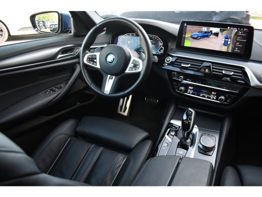 BMW 5 Serie Touring 530e xDrive M-Sport Pano ACC Comf-seat Trekh 360 H/K 20inch ActivLease financial lease