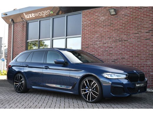 BMW 5 Serie Touring 530e xDrive M-Sport Pano ACC Comf-seat Trekh 360 H/K 20inch ActivLease financial lease