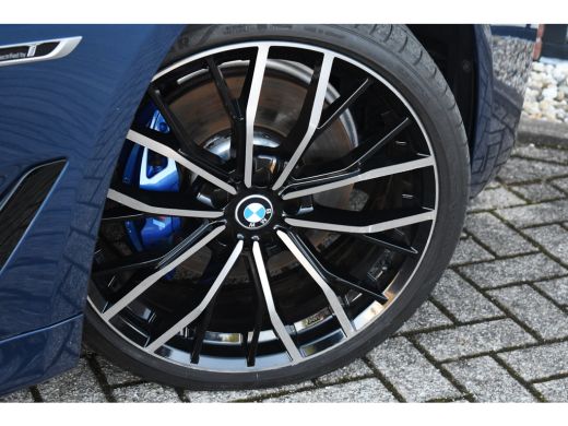 BMW 5 Serie Touring 530e xDrive M-Sport Pano ACC Comf-seat Trekh 360 H/K 20inch ActivLease financial lease
