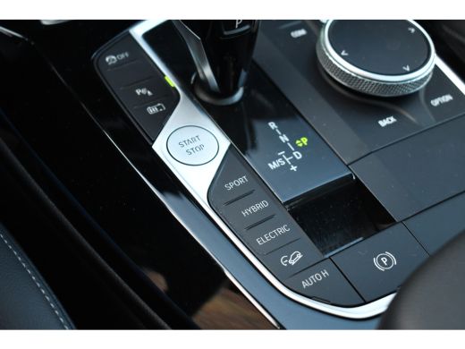 BMW X3 xDrive30e M-Sport Pano El-zetels Laser HUD 20inch Shadowline ActivLease financial lease