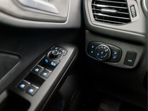 Ford Focus 1.0 EcoBoost Titanium X Business Automaat (VIRTUAL COCKPIT, APPLE CARPLAY, STUUR/STOELVERWARMING,... ActivLease financial lease