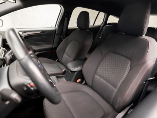 Ford Focus 1.5 EcoBoost ST Line Sport 150Pk Automaat (APPLE CARPLAY, GROOT NAVI, STUUR/STOELVERWARMING, GETI... ActivLease financial lease