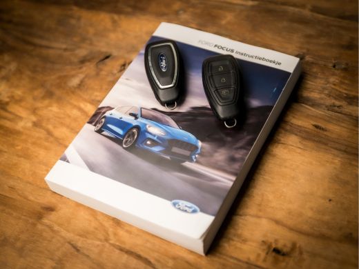 Ford Focus 1.5 EcoBoost ST Line Sport 150Pk Automaat (APPLE CARPLAY, GROOT NAVI, STUUR/STOELVERWARMING, GETI... ActivLease financial lease