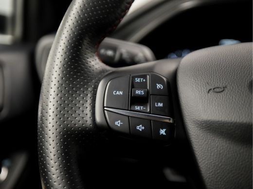 Ford Focus 1.5 EcoBoost ST Line Sport 150Pk Automaat (APPLE CARPLAY, GROOT NAVI, STUUR/STOELVERWARMING, GETI... ActivLease financial lease