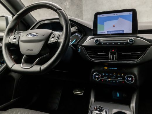 Ford Focus 1.5 EcoBoost ST Line Sport 150Pk Automaat (APPLE CARPLAY, GROOT NAVI, STUUR/STOELVERWARMING, GETI... ActivLease financial lease