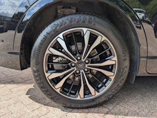 Ford Kuga 2.5 PHEV ST-Line X 225pk | Keyless | Dodehoek | Camera |  Adap. Cruise | Panoramadak | Elek. Trek... ActivLease financial lease