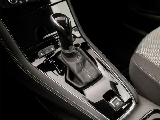 Opel Grandland X 1.2 Turbo Sport Automaat (APPLE CARPLAY, GROOT NAVI, LANE ASSIST, SPORTSTOELEN, CRUISE, PARKEERSE... ActivLease financial lease