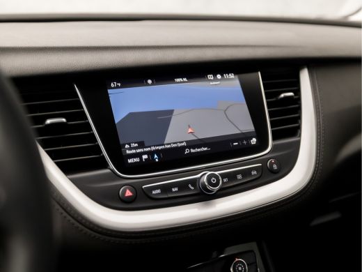 Opel Grandland X 1.2 Turbo Sport Automaat (APPLE CARPLAY, GROOT NAVI, LANE ASSIST, SPORTSTOELEN, CRUISE, PARKEERSE... ActivLease financial lease