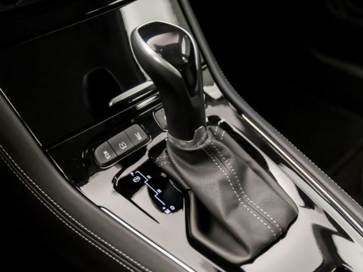 Opel Grandland X 1.2 Turbo Sport Automaat (APPLE CARPLAY, GROOT NAVI, LANE ASSIST, SPORTSTOELEN, CRUISE, PARKEERSE... ActivLease financial lease