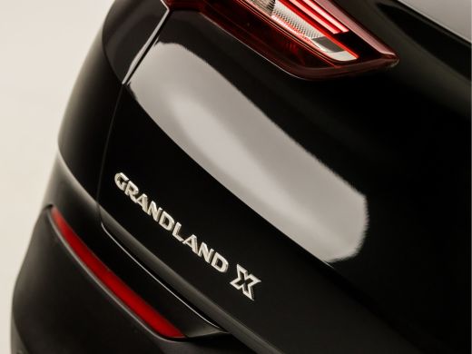 Opel Grandland X 1.2 Turbo Sport Automaat (APPLE CARPLAY, GROOT NAVI, LANE ASSIST, SPORTSTOELEN, CRUISE, PARKEERSE... ActivLease financial lease
