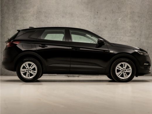 Opel Grandland X 1.2 Turbo Sport Automaat (APPLE CARPLAY, GROOT NAVI, LANE ASSIST, SPORTSTOELEN, CRUISE, PARKEERSE... ActivLease financial lease