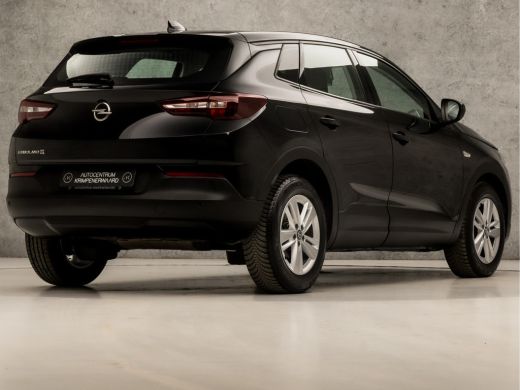 Opel Grandland X 1.2 Turbo Sport Automaat (APPLE CARPLAY, GROOT NAVI, LANE ASSIST, SPORTSTOELEN, CRUISE, PARKEERSE... ActivLease financial lease