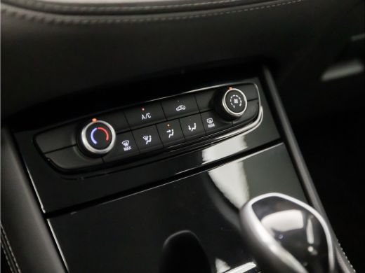 Opel Grandland X 1.2 Turbo Sport Automaat (APPLE CARPLAY, GROOT NAVI, LANE ASSIST, SPORTSTOELEN, CRUISE, PARKEERSE... ActivLease financial lease