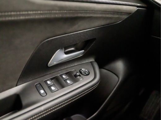 Opel Mokka 1.2 Turbo Ultimate (VIRTUAL COCKPIT, APPLE CARPLAY, GROOT NAVI, LEDER/ALCANTARA, STUUR/STOELVERWA... ActivLease financial lease