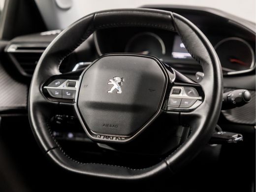 Peugeot 2008 1.2 PureTech Allure Sport Automaat (APPLE CARPLAY, GROOT NAVI, LANE ASSIST, SPORTSTOELEN, PARKEER... ActivLease financial lease