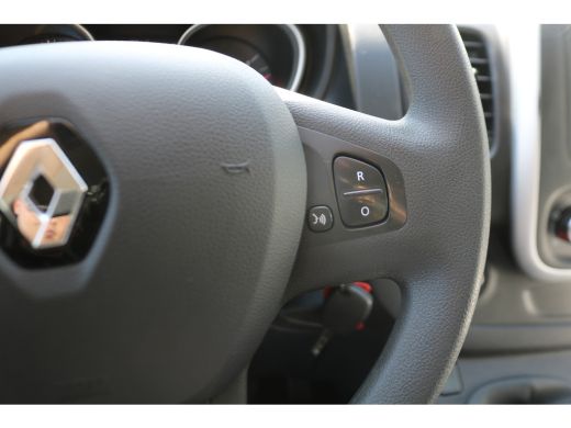 Renault Trafic 2.0 dCi 120pk L1 H1 Airco Navigatie 2x Schuifdeur ActivLease financial lease