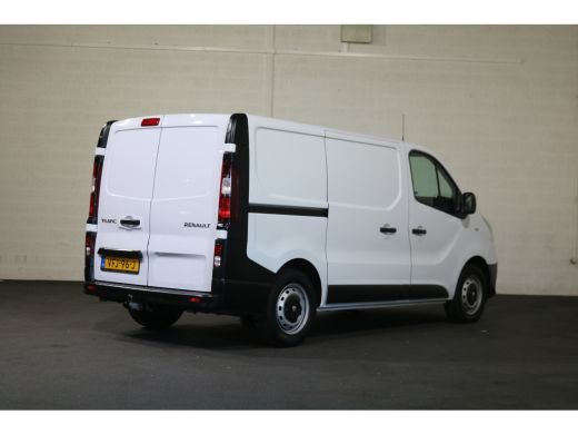 Renault Trafic 2.0 dCi 120pk L1 H1 Airco Navigatie 2x Schuifdeur ActivLease financial lease