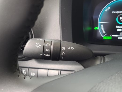 Toyota C-HR 1.8 Hybrid 140 Dynamic | Apple CarPlay | Blindspot | Parkeersensoren | Rijklaarprijs incl. garant... ActivLease financial lease