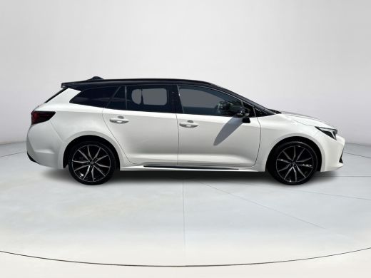 Toyota Corolla Touring Sports Hybrid 200 GR Sport Plus | 06-10141018 Voor meer informatie ActivLease financial lease