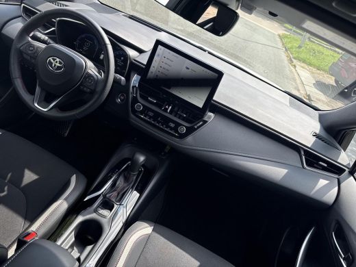 Toyota Corolla Touring Sports Hybrid 200 GR Sport Plus | 06-10141018 Voor meer informatie ActivLease financial lease