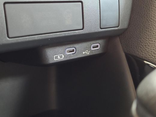 Toyota Yaris 1.5 Hybrid 115 First Edition | Apple CarPlay | Navigatie | NL Auto | Rijklaarprijs incl. garantie | ActivLease financial lease