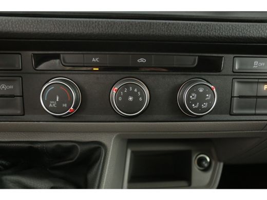Volkswagen Crafter 35 2.0 TDI L3H2 Airco Carplay Cruise Navigatie PDC 3 Persoons ActivLease financial lease