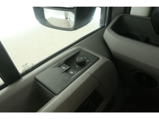 Volkswagen Crafter 35 2.0 TDI L3H2 Airco Carplay Cruise Navigatie PDC 3 Persoons ActivLease financial lease