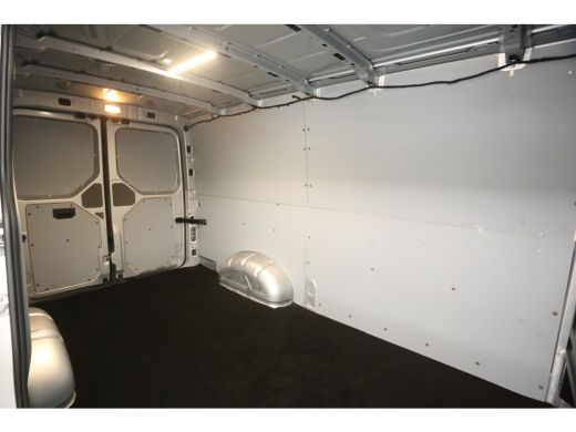 Volkswagen Crafter 35 2.0 TDI L3H2 Airco Carplay Cruise Navigatie PDC 3 Persoons ActivLease financial lease