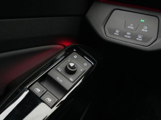 Volkswagen ID.5 Pro Business 77 kWh Navigatie Camera Acc Clima 128 ActivLease financial lease