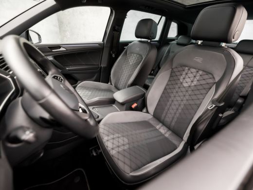Volkswagen Tiguan 1.5 TSI R-Line 150Pk Automaat (2X R-LINE, PANORAMADAK, ALCANTARA, APPLE CARPLAY, STUUR/STOELVERWA... ActivLease financial lease