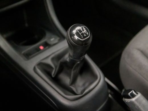 Volkswagen up! 1.0 BMT High Up! (5 DEURS, BLUETOOTH, STOELVERWARMING, SPORTSTOELEN, LM VELGEN, GETINT GLAS, ELEK... ActivLease financial lease