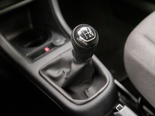 Volkswagen up! 1.0 BMT High Up! (5 DEURS, BLUETOOTH, STOELVERWARMING, SPORTSTOELEN, LM VELGEN, GETINT GLAS, ELEK... ActivLease financial lease