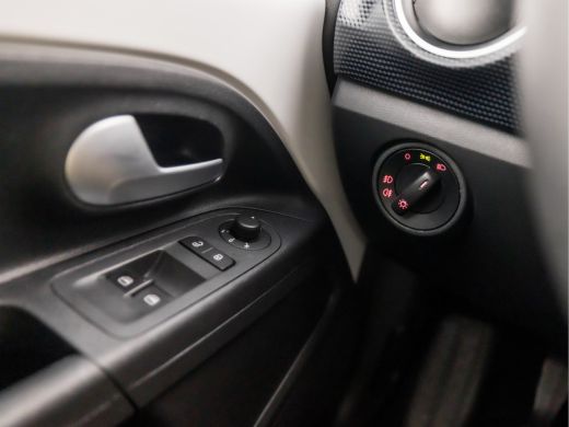 Volkswagen up! 1.0 BMT High Up! (5 DEURS, BLUETOOTH, STOELVERWARMING, SPORTSTOELEN, LM VELGEN, GETINT GLAS, ELEK... ActivLease financial lease