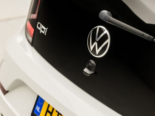 Volkswagen up! 1.0 BMT High Up! (5 DEURS, BLUETOOTH, STOELVERWARMING, SPORTSTOELEN, LM VELGEN, GETINT GLAS, ELEK... ActivLease financial lease
